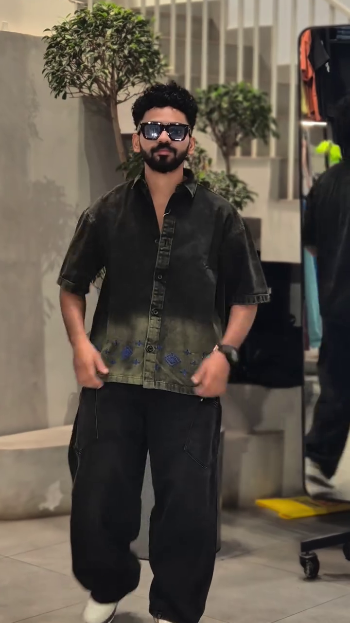Men Embroidered Lightweight Shirts - Image 5