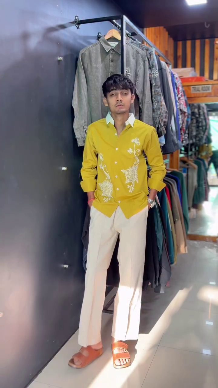 Conversational Printed Slim Fit Opaque Casual Shirt