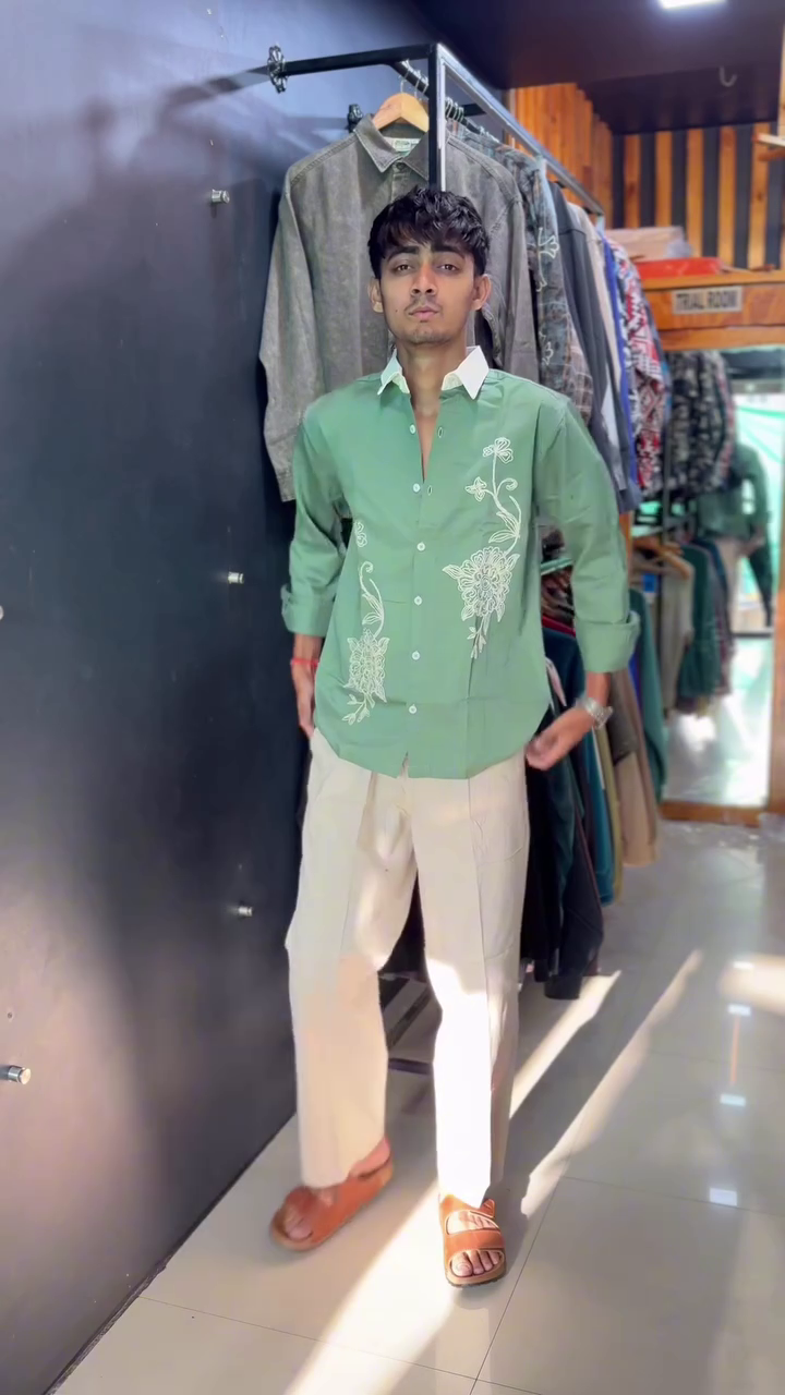 Conversational Printed Slim Fit Opaque Casual Shirt - Image 5