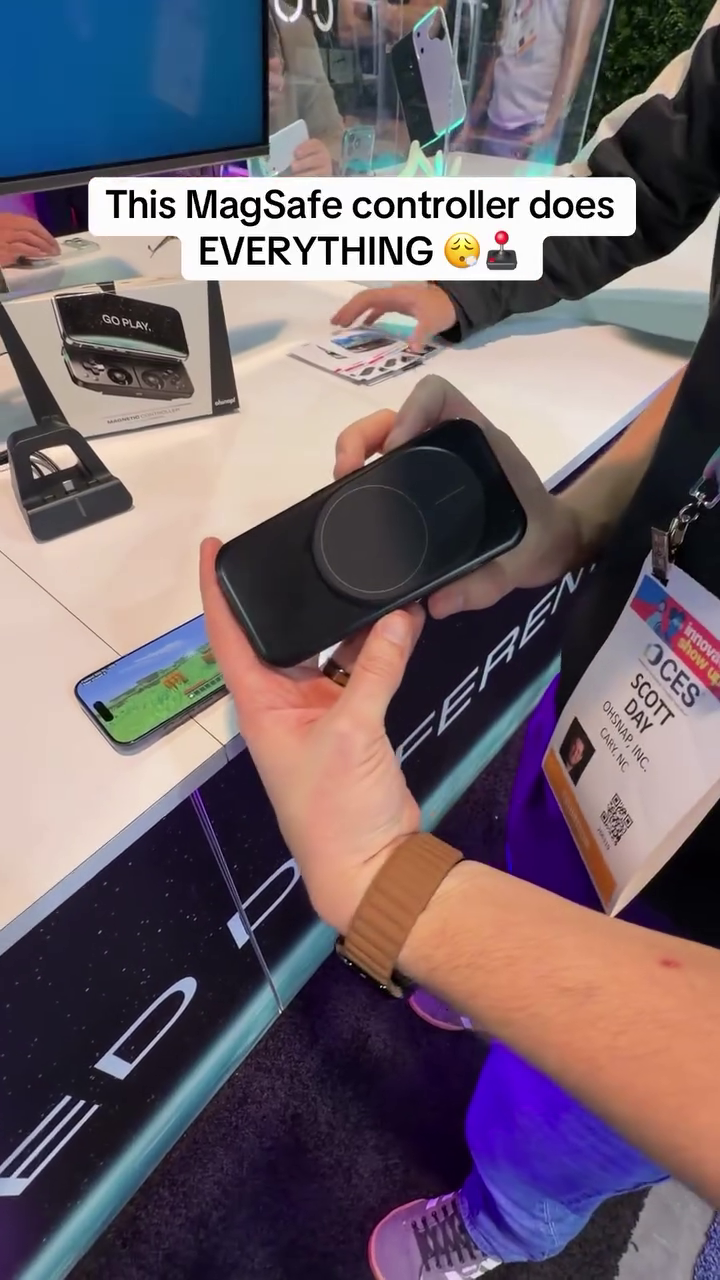 OhSnap! MCON: Magnetic Mobile Gaming Controller (Night) - Image 2
