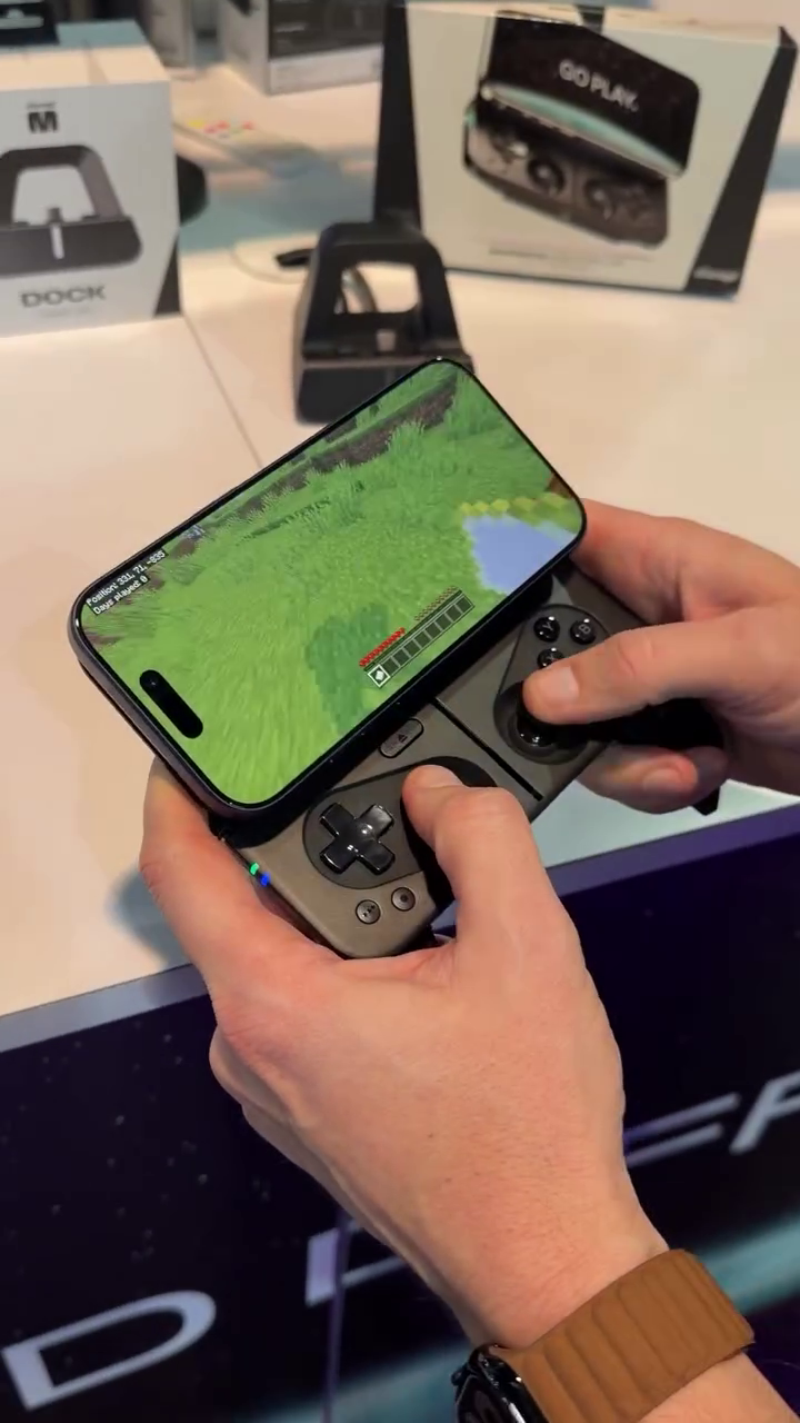 OhSnap! MCON: Magnetic Mobile Gaming Controller (Night) - Image 7