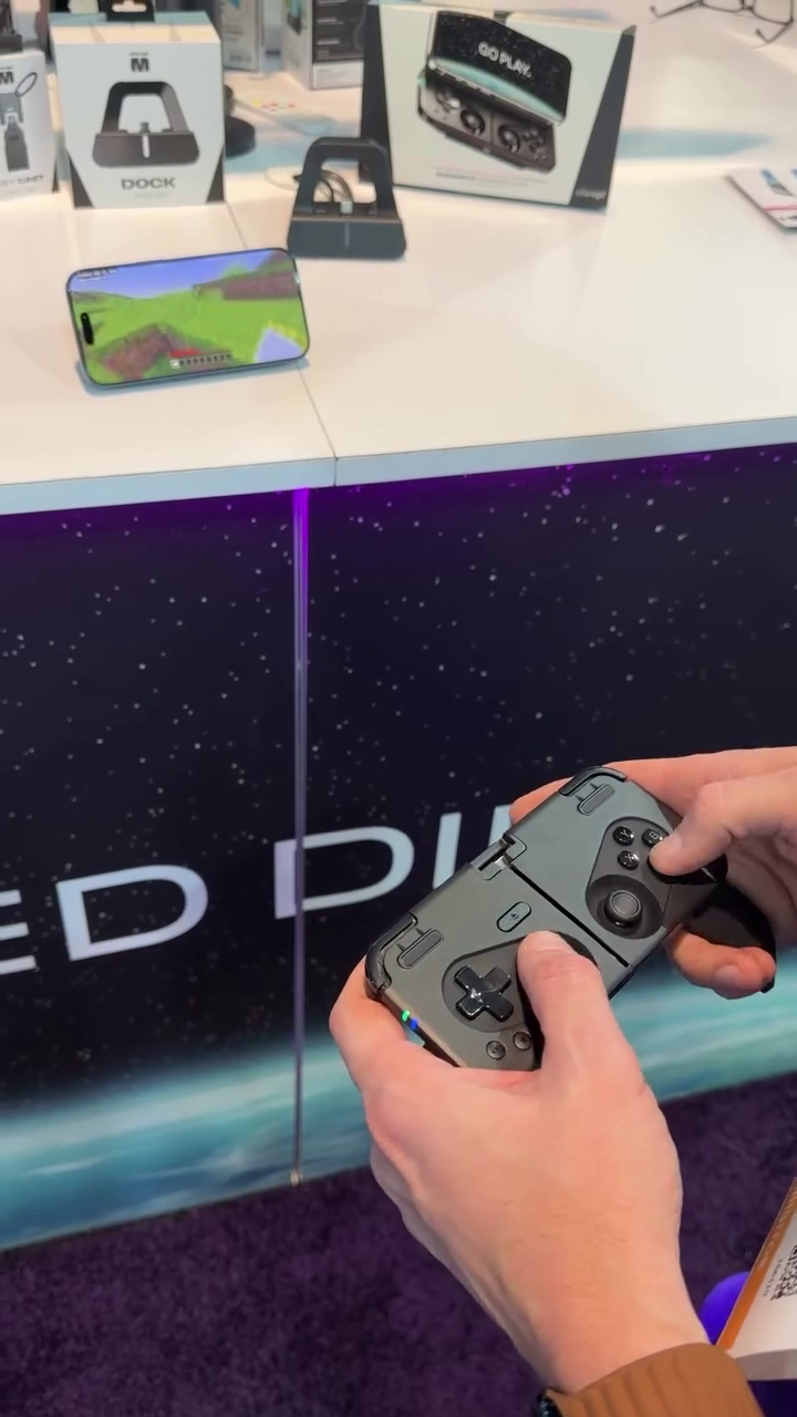 OhSnap! MCON: Magnetic Mobile Gaming Controller (Night) - Image 3
