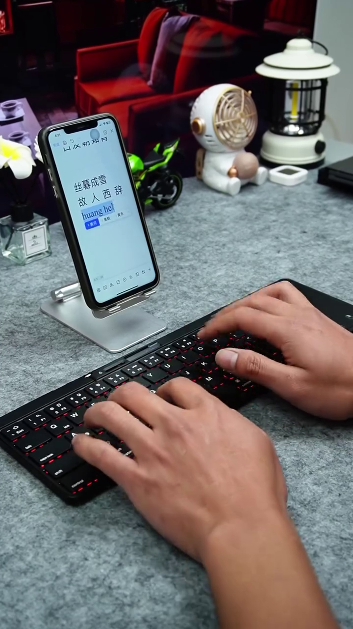 Full Size Foldable Wireless Keyboard With Trackpad, Rechargeable Battery Bluetooth Travel Multi-Device Connection, Portable for Windows/iOS/Android/Mac, Lock Into a Regular - Image 7