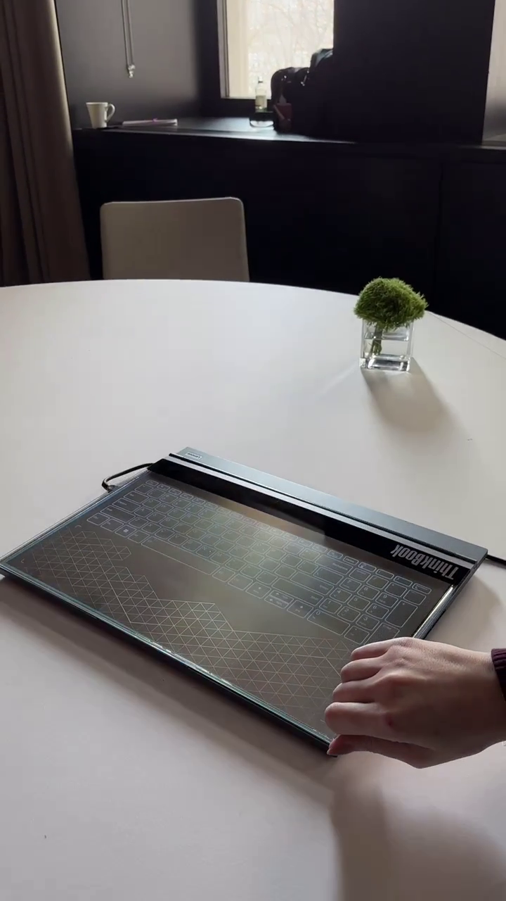 transparent laptop - Image 2