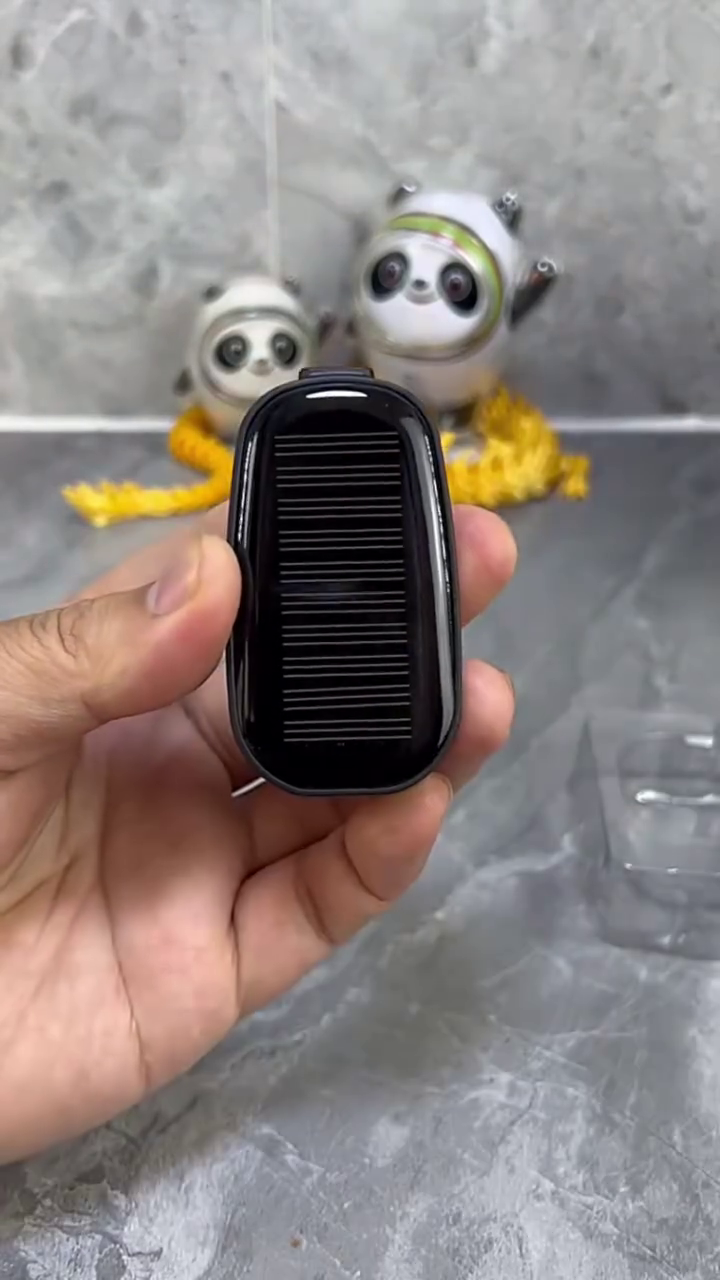 Solar Powered Keychain Power Bank 1500mAh Compact Lightweight Fast Charging Type C
