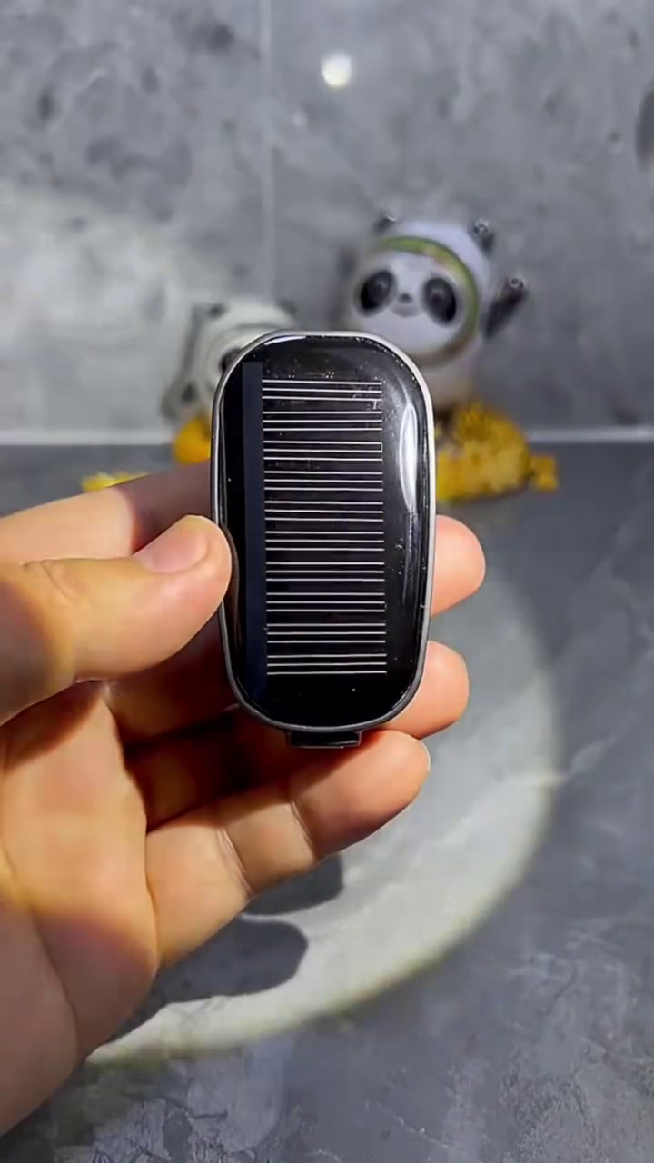 Solar Powered Keychain Power Bank 1500mAh Compact Lightweight Fast Charging Type C - Image 5