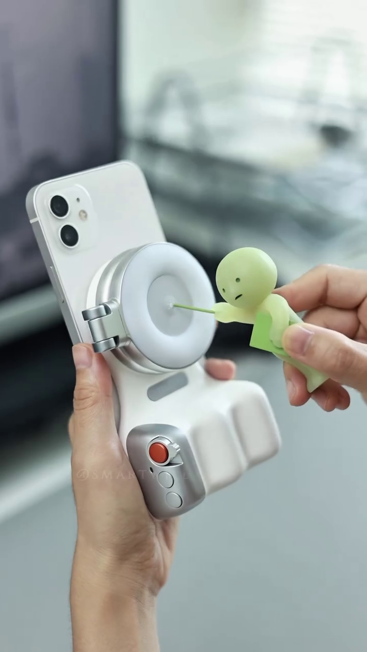 TELESIN Fun Shot Magnetic Phone Camera DSLR Style Shutter Grip for iPhone & Android with Detachable Wireless Shutter Button - MFI Certified - 1/4" Screw (Magentic Grip) - Image 7