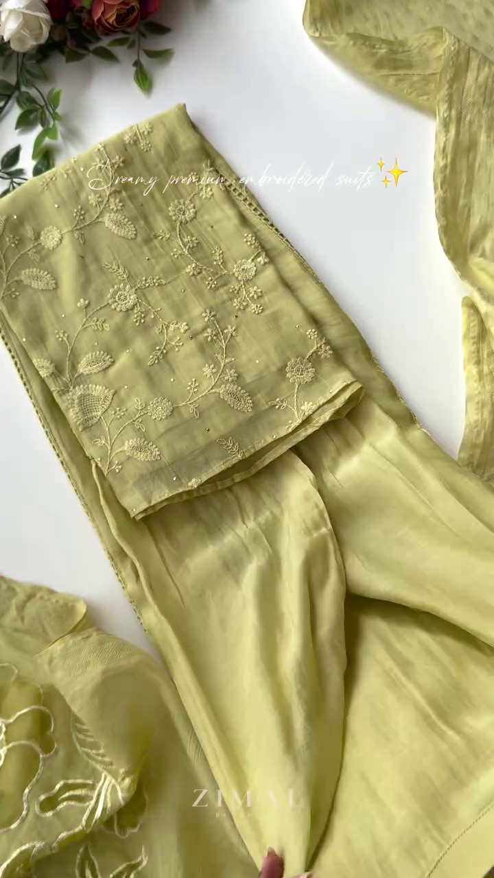 Women's Lavender Chinon Embellished Kurta with Pant and Dupatta - Image 12