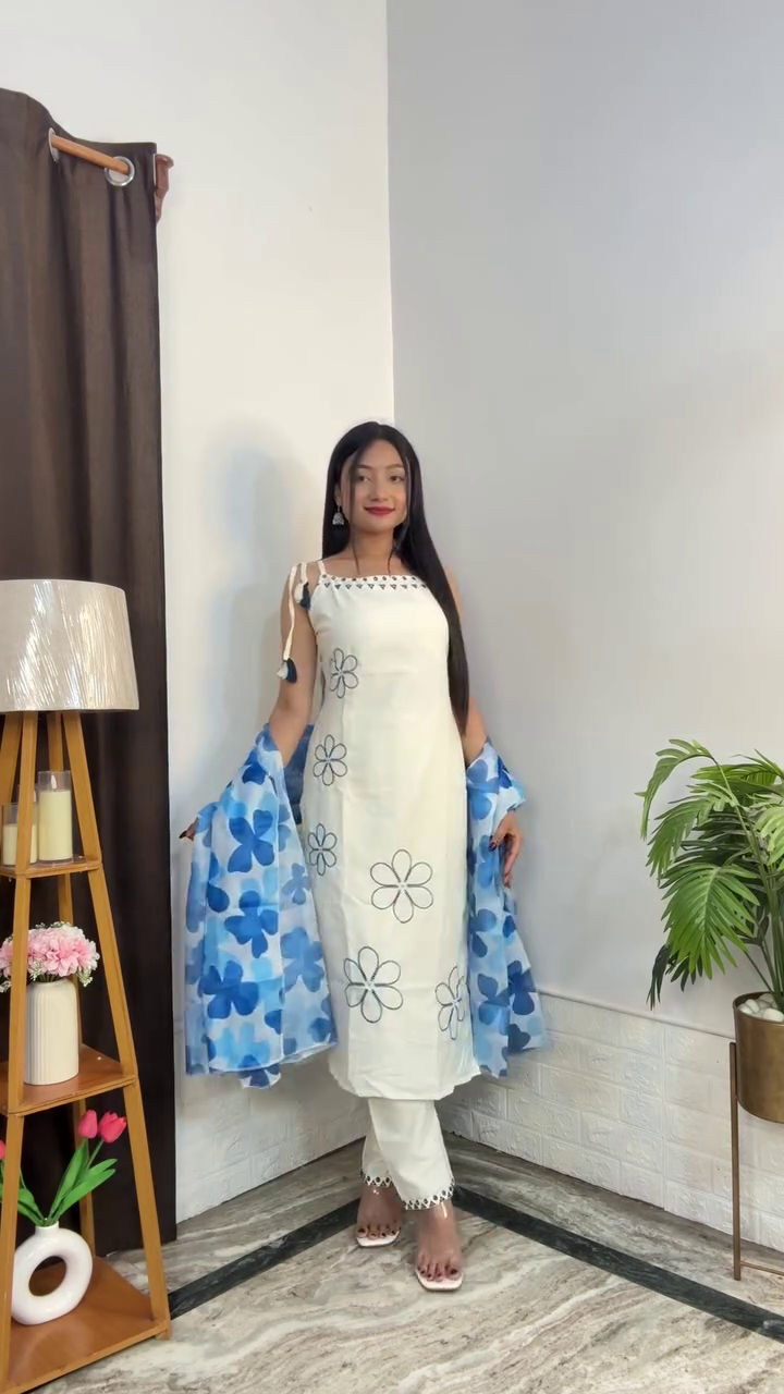 Floral Printed Round Neck Straight Kurta with Trouser - Image 10