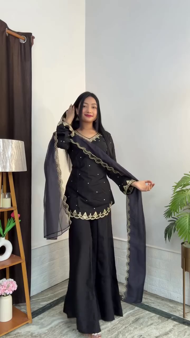 Women Light Pink Crush Embroidered Organza Straight Kurta Set with Dupatta - Image 4