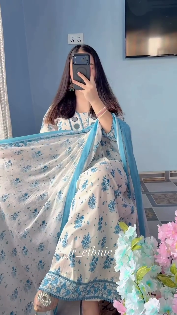 Women Floral Printed Panelled Pure Cotton Kurta with Trousers & With Dupatta - Image 9