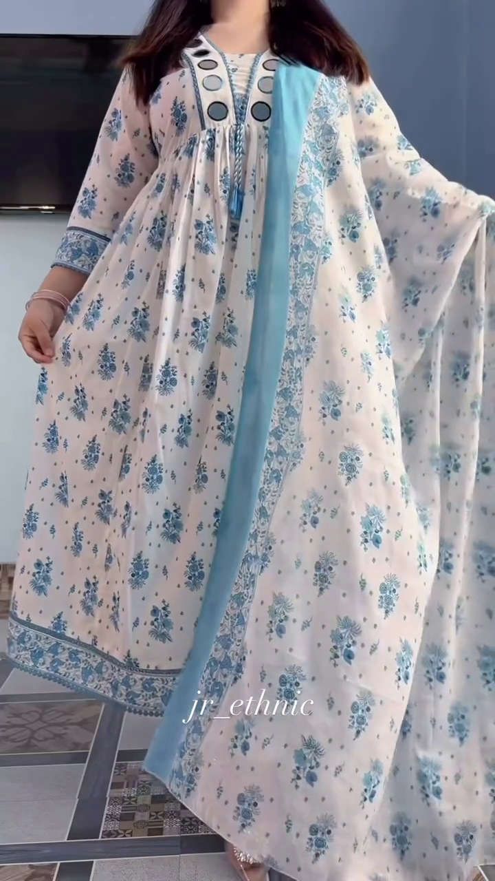 Women Floral Printed Panelled Pure Cotton Kurta with Trousers & With Dupatta - Image 4
