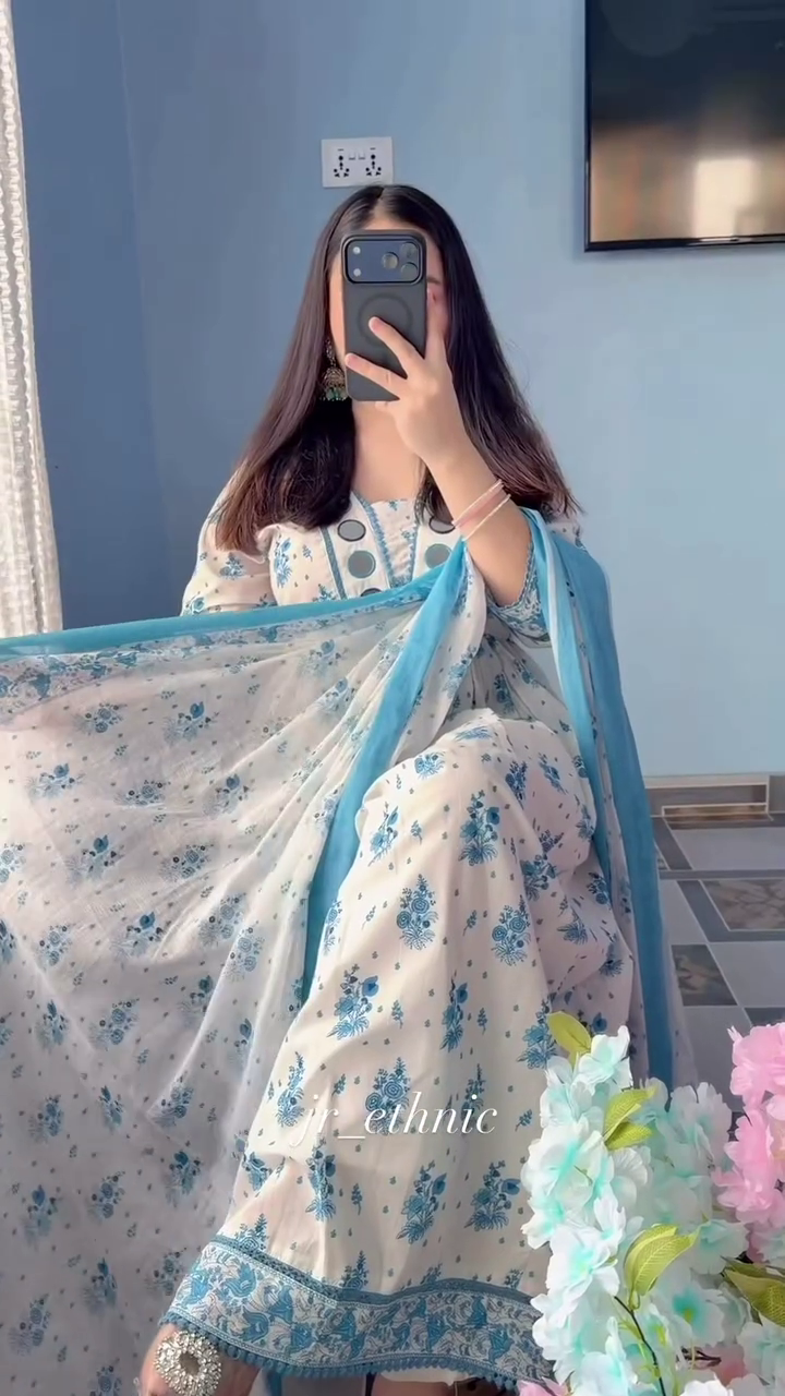Women Floral Printed Panelled Pure Cotton Kurta with Trousers & With Dupatta - Image 3
