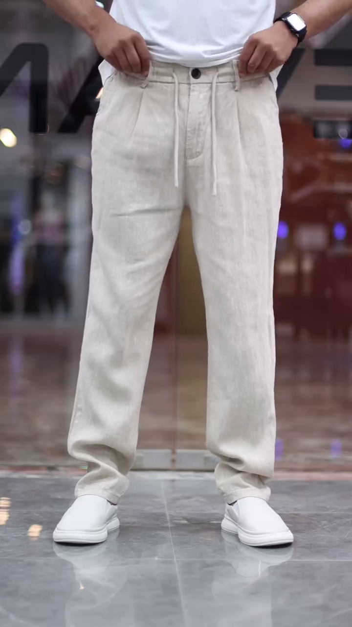 Men Relaxed Straight Leg Straight Fit Trousers